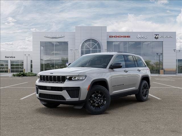 2026 Jeep Grand Cherokee Laredo Altitude