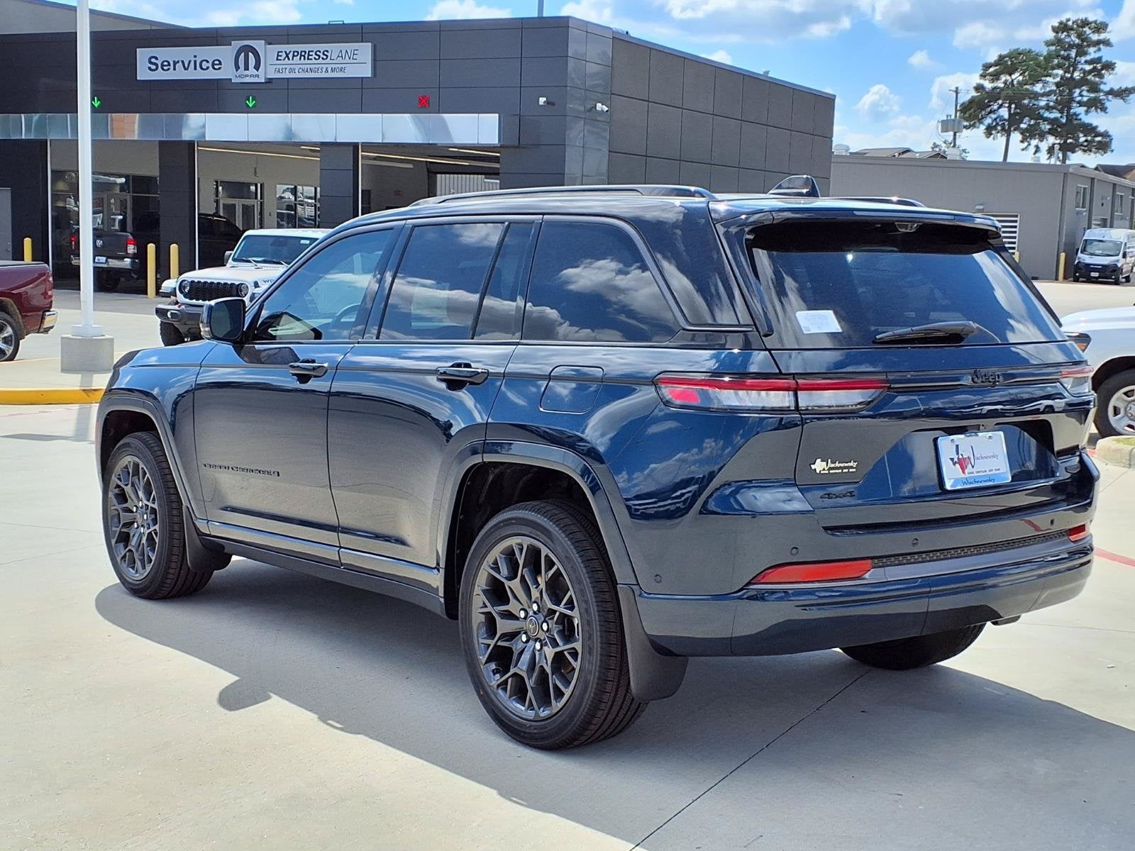 2027 Jeep Grand Cherokee Summit