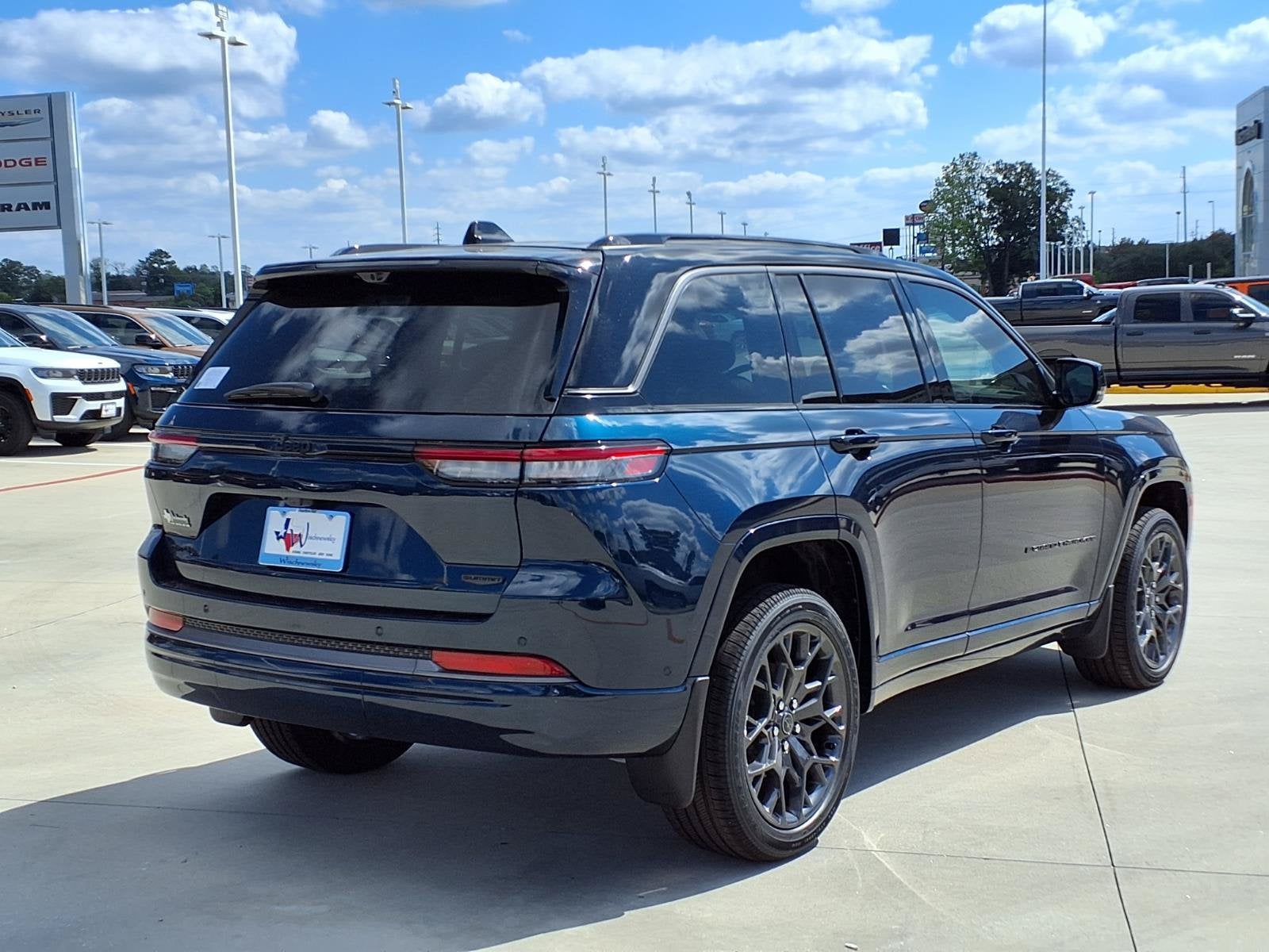 2027 Jeep Grand Cherokee Summit