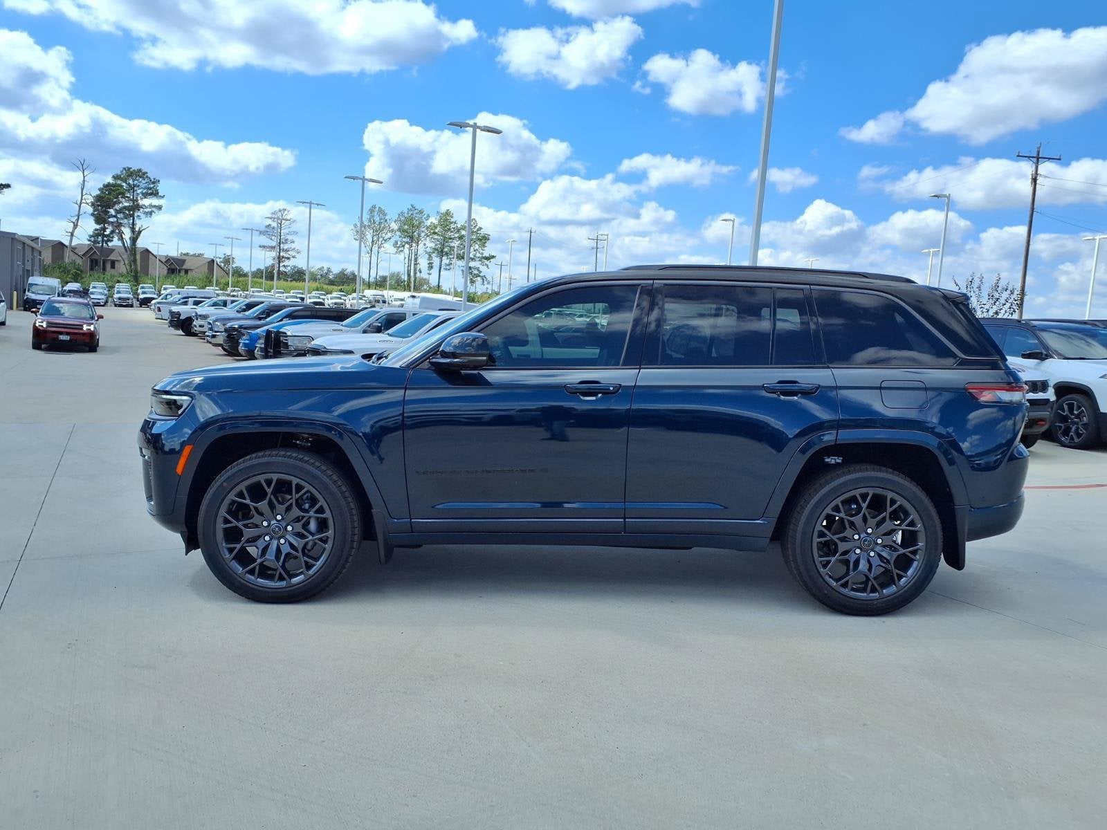 2027 Jeep Grand Cherokee Summit