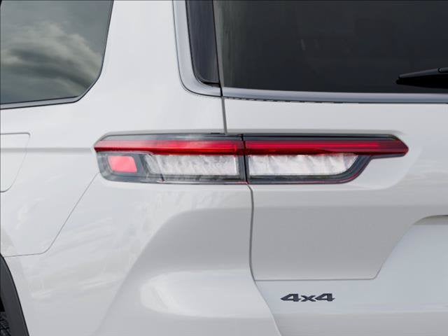 2027 Jeep Grand Cherokee L Laredo Altitude