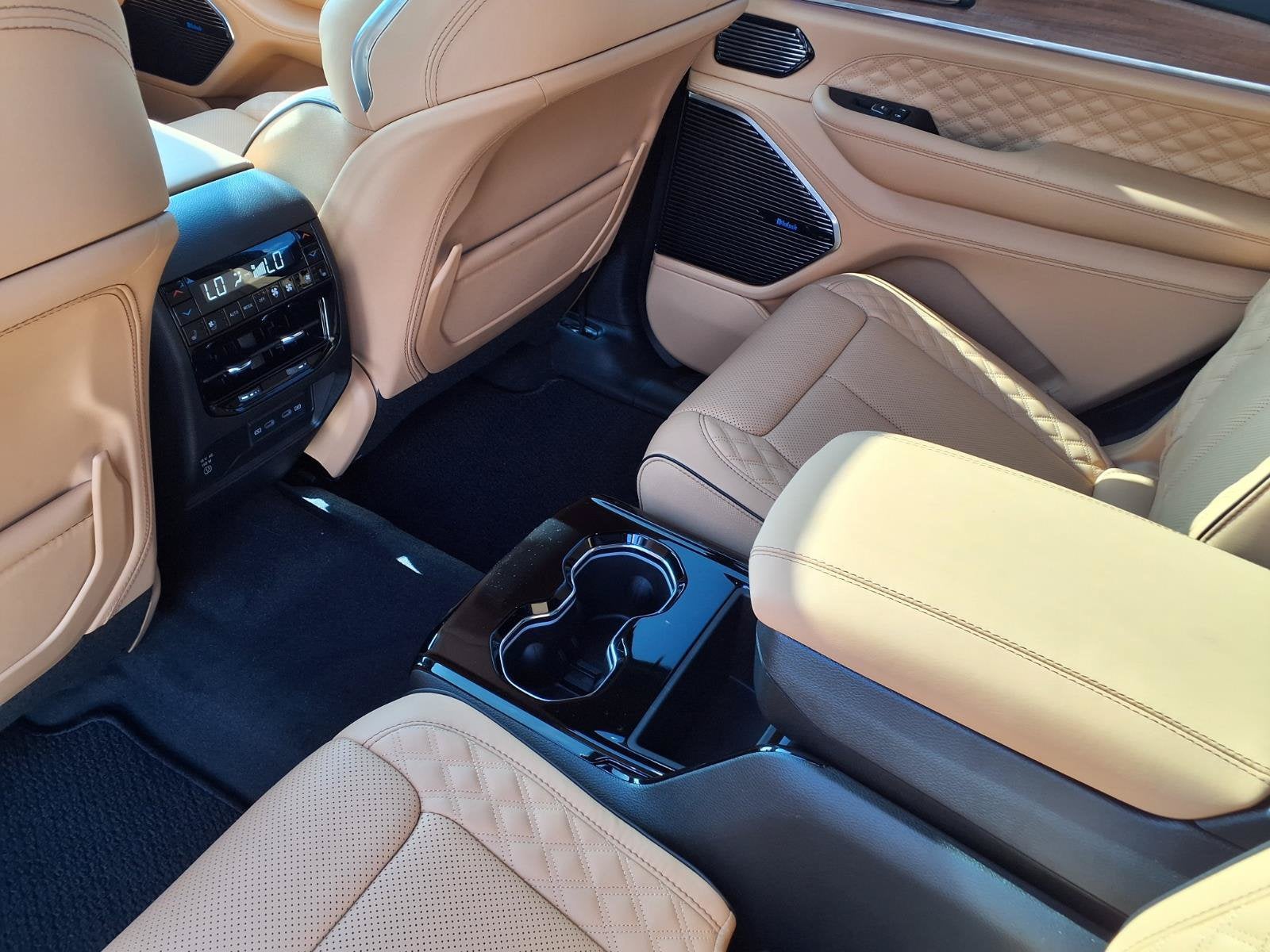 2027 Jeep Grand Cherokee L Summit