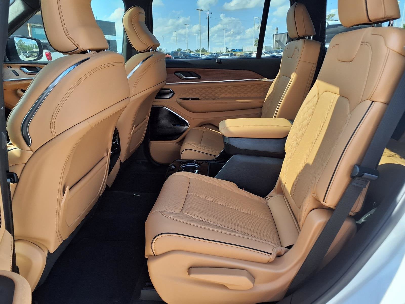 2027 Jeep Grand Cherokee L Summit