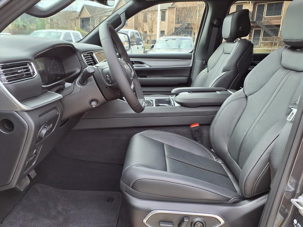 2026 Jeep Grand Wagoneer Base