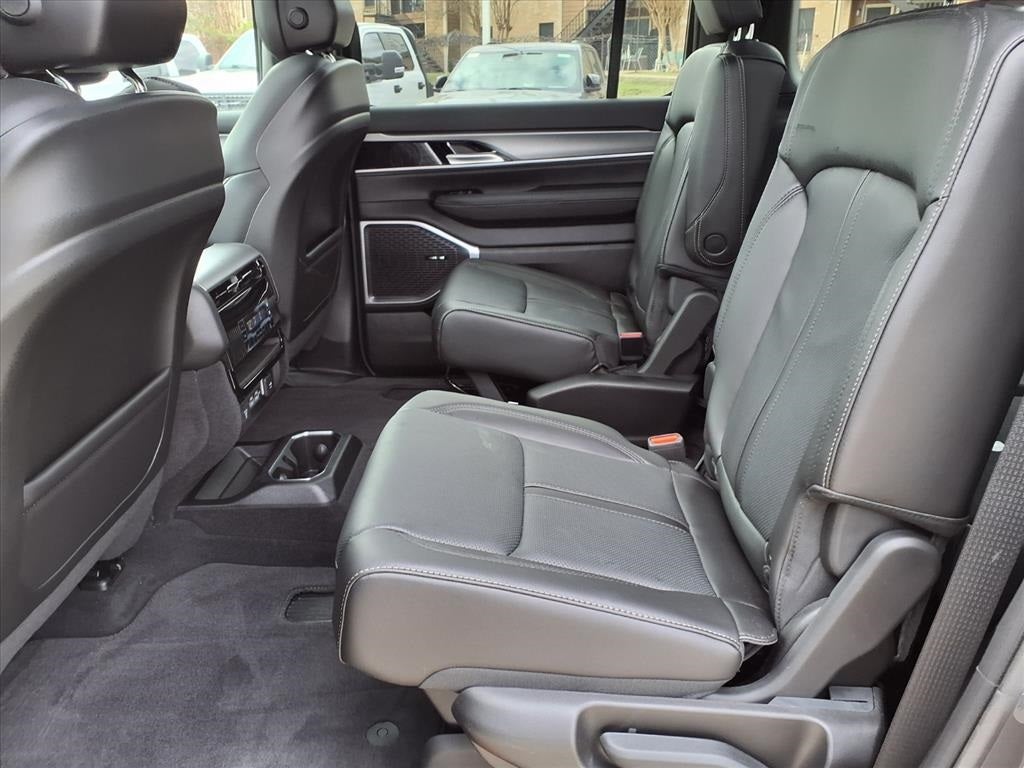 2026 Jeep Grand Wagoneer Base