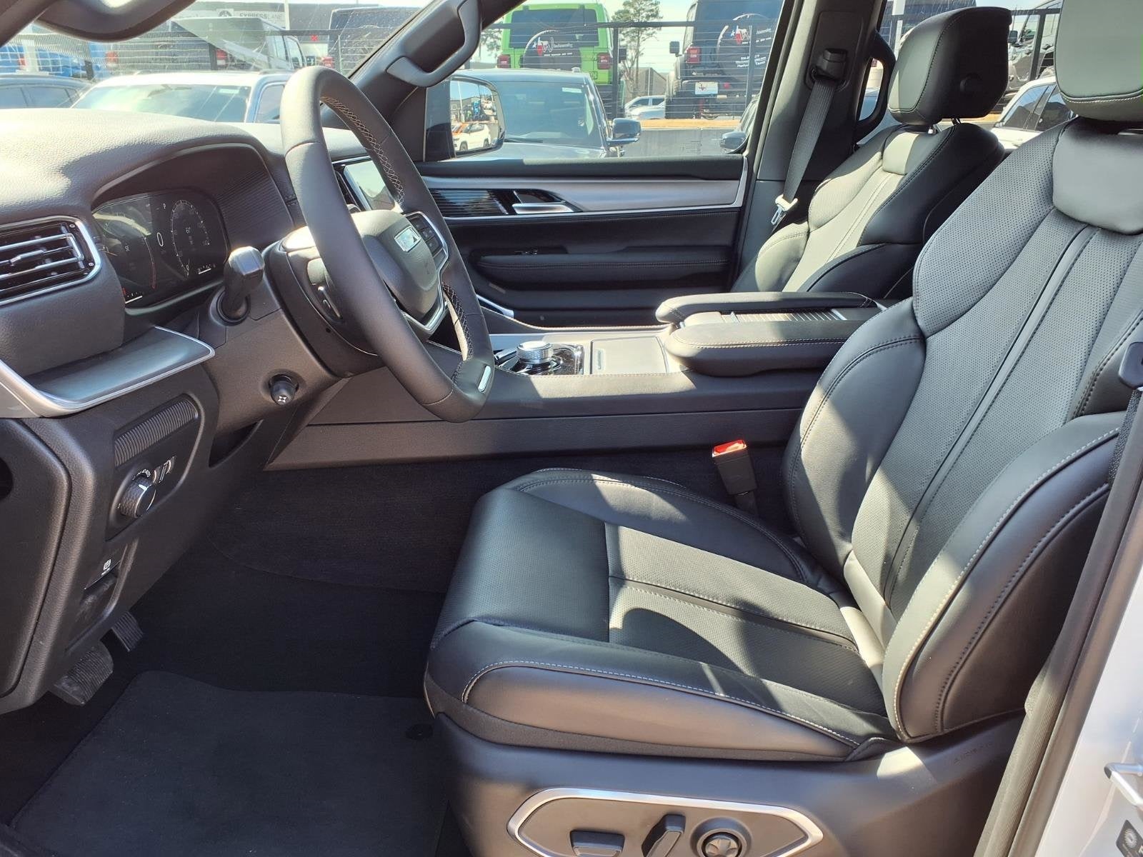 2026 Jeep Grand Wagoneer 4x2