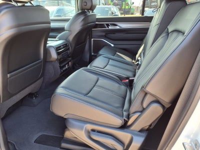 2026 Jeep Grand Wagoneer 4x2