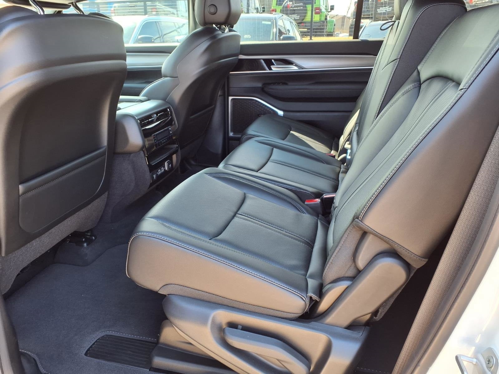 2026 Jeep Grand Wagoneer 4x2