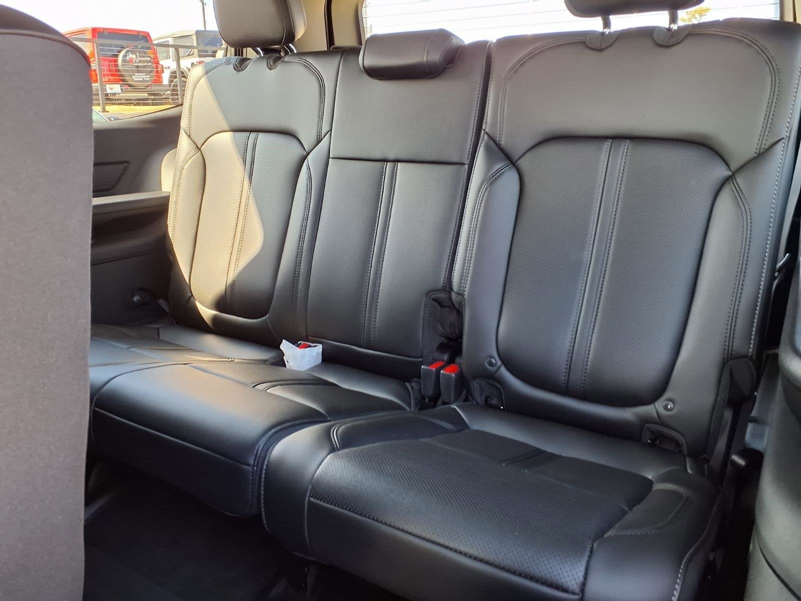 2026 Jeep Grand Wagoneer 4x2