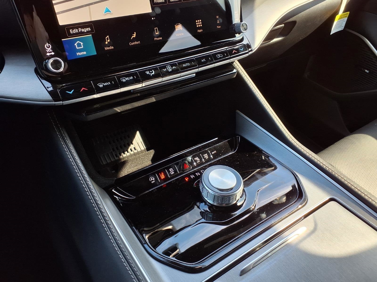 2026 Jeep Grand Wagoneer 4x2