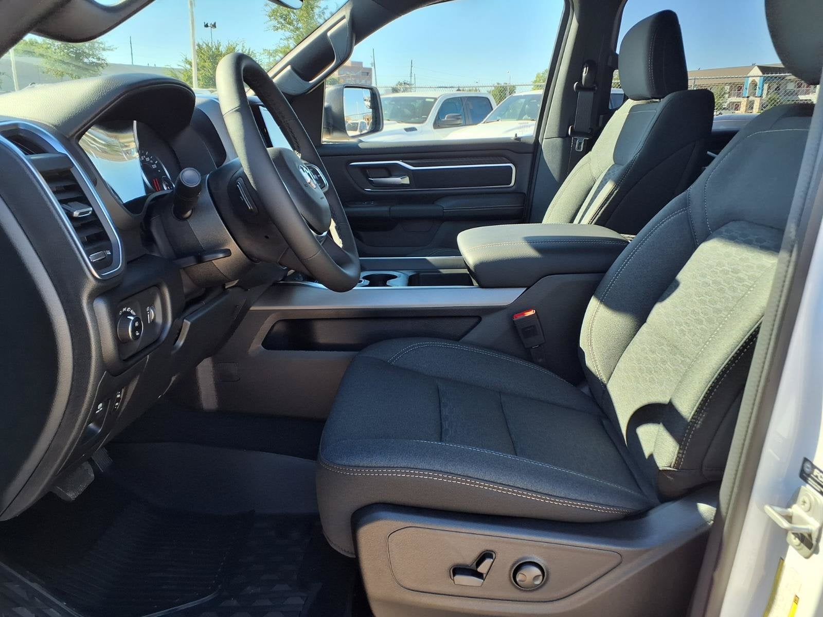 2027 RAM 1500 Big Horn/Lone Star