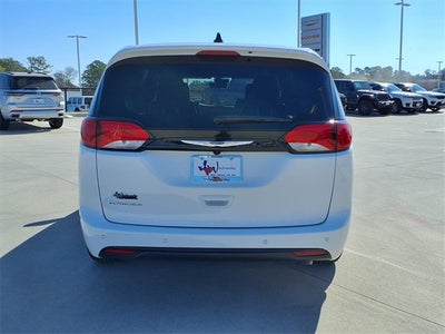 2026 Chrysler Voyager LX